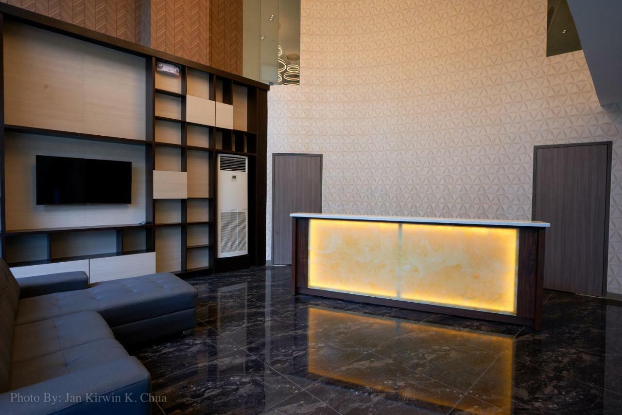 Griffin Hotel And Suites Cebu Екстер'єр фото