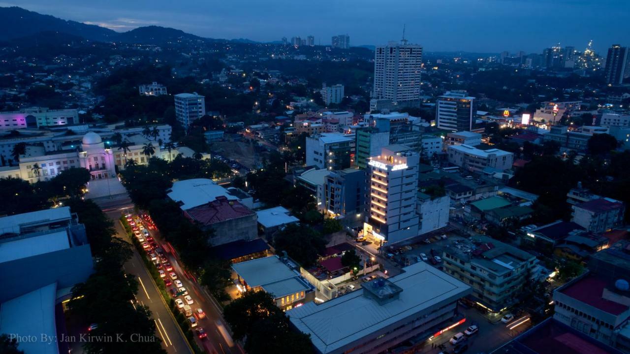Griffin Hotel And Suites Cebu Екстер'єр фото