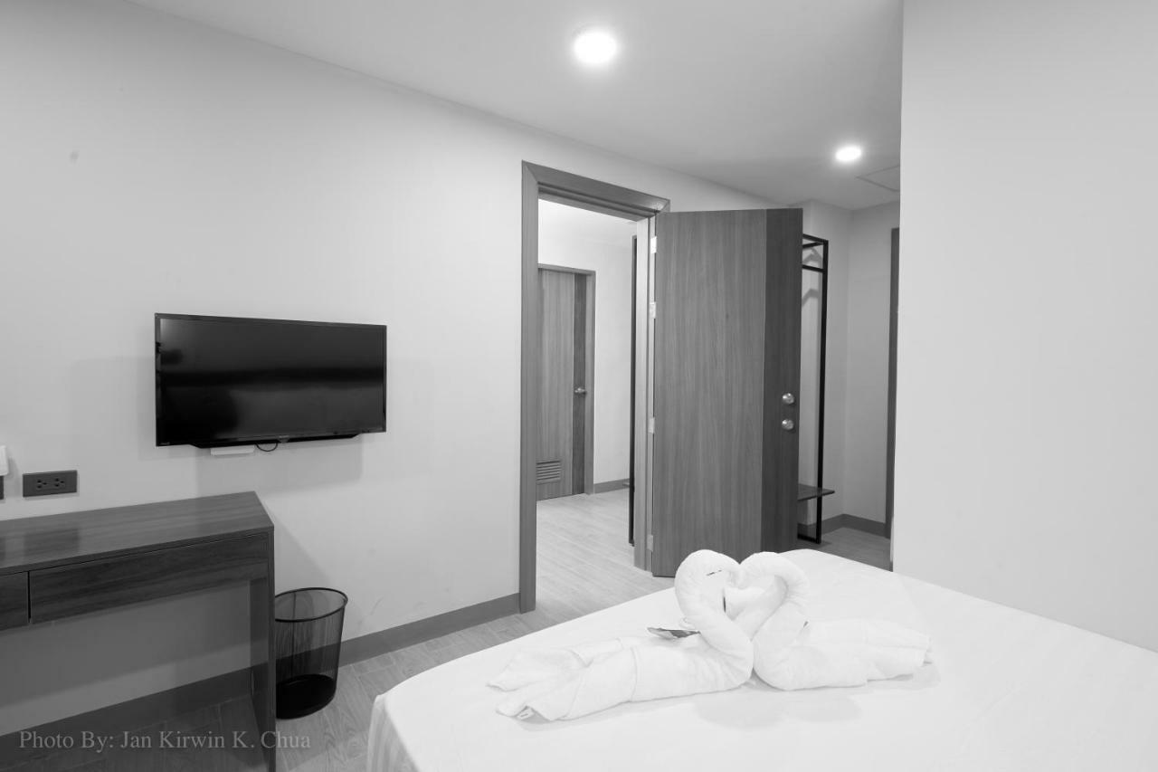 Griffin Hotel And Suites Cebu Екстер'єр фото