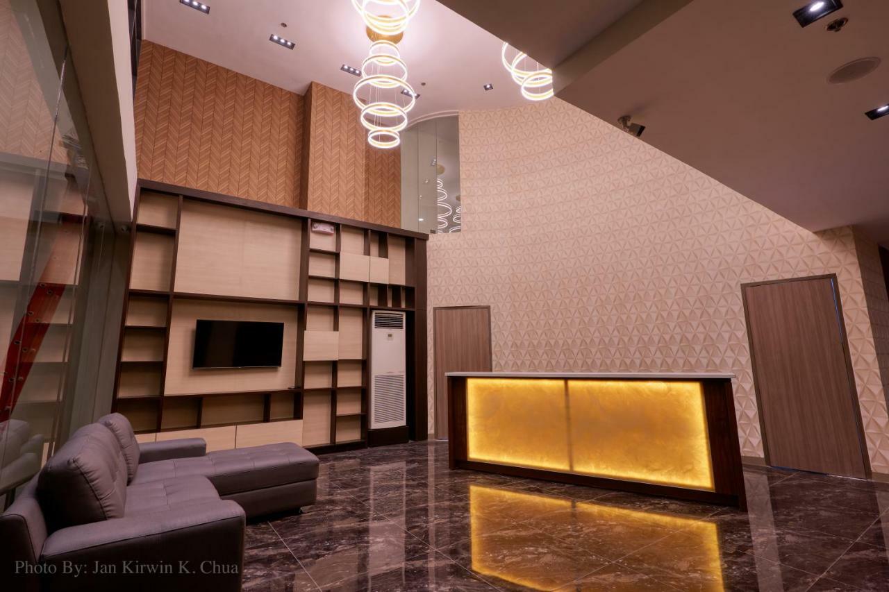 Griffin Hotel And Suites Cebu Екстер'єр фото